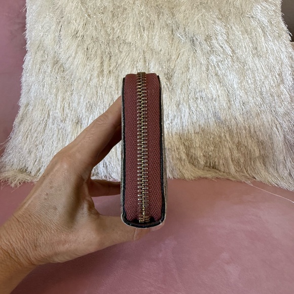 GUCCI AUTHENTIC Monogram Zip Wallet with Stars - Picture 7 of 16